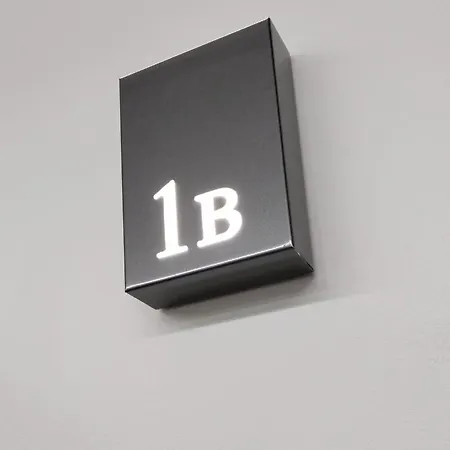 El Sol,10 * La Laguna